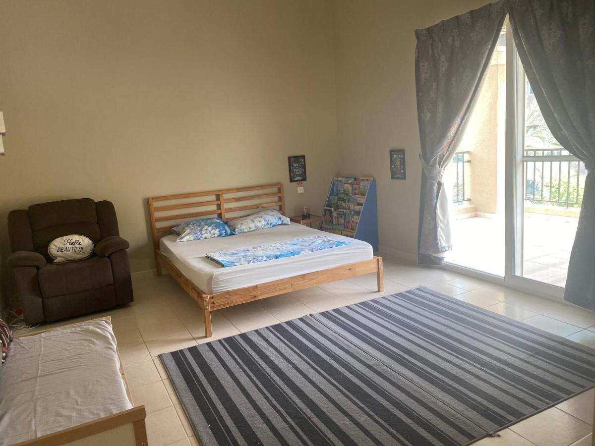 Spacious 4-Bedroom Villa, Children Friendly Dubai Eksteriør billede