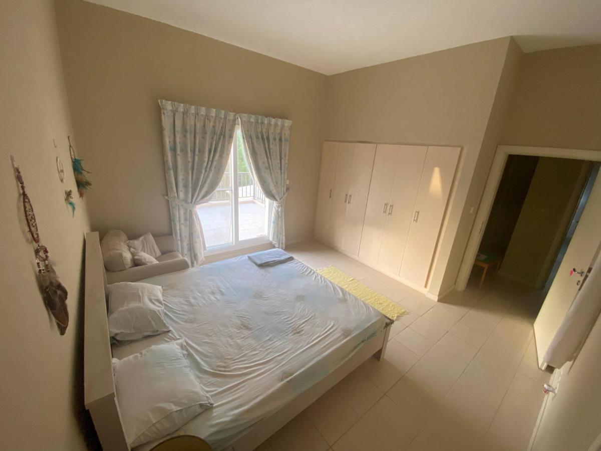 Spacious 4-Bedroom Villa, Children Friendly Dubai Eksteriør billede