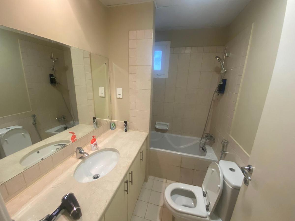 Spacious 4-Bedroom Villa, Children Friendly Dubai Eksteriør billede