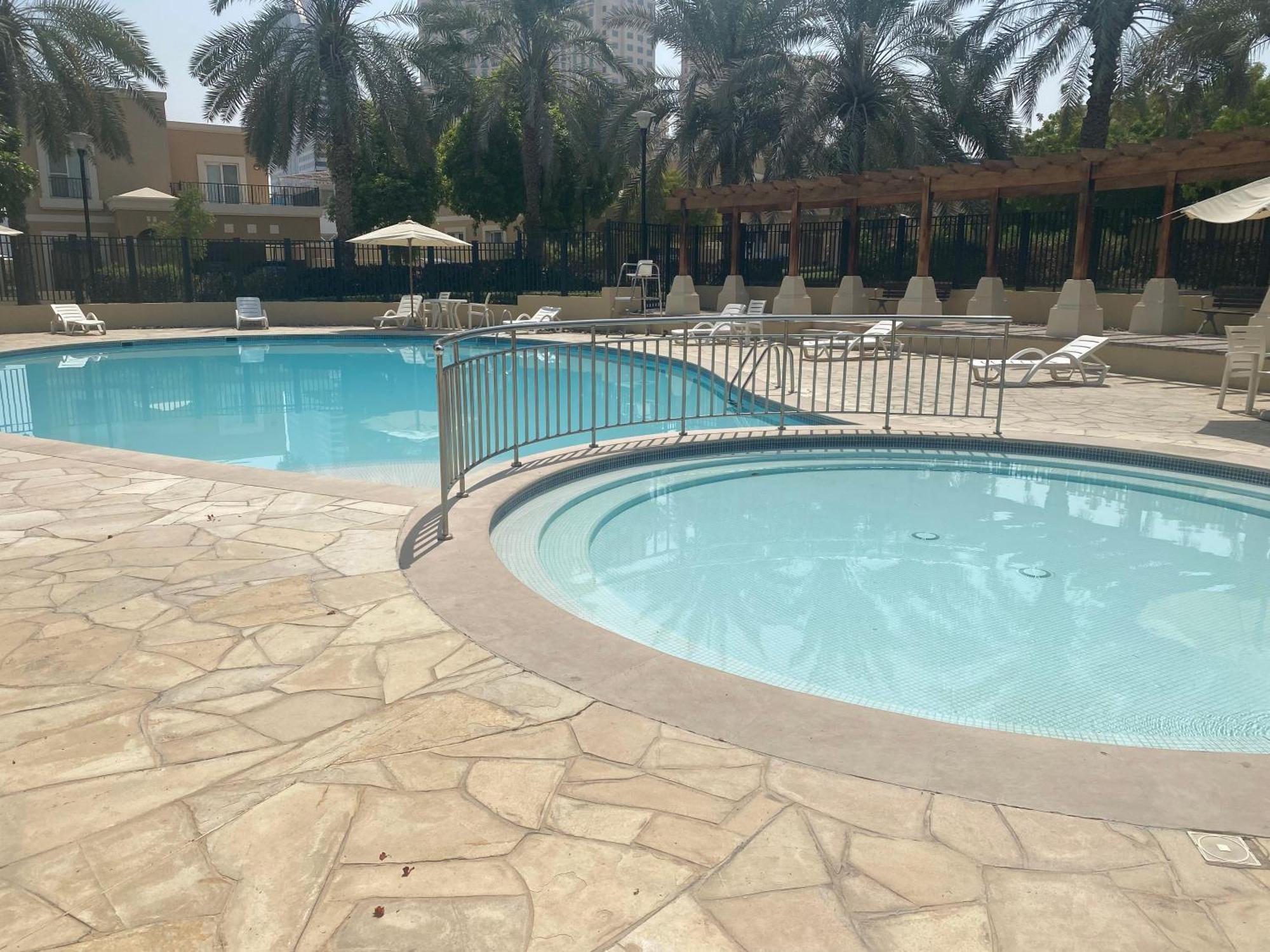 Spacious 4-Bedroom Villa, Children Friendly Dubai Eksteriør billede